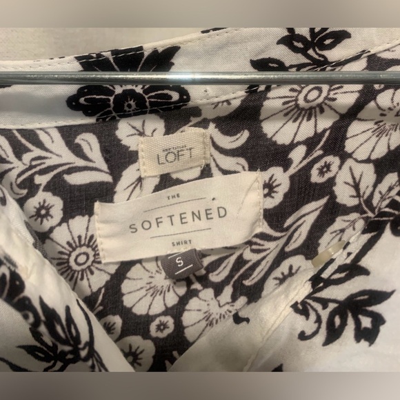 LOFT Women's Tunic, 5-Button Front, Black & White Floral w/Pink Border; Size S - Picture 4 of 8